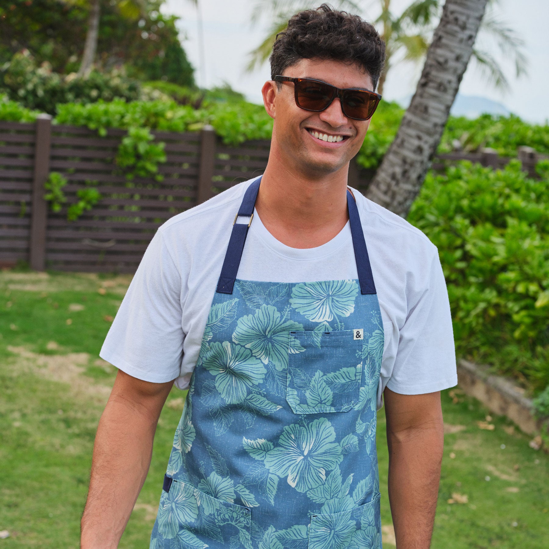 ALOHA BISCUS HEDLEY & BENNETT ESSENTIAL APRON